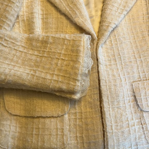 San Remo Cream waffle texture with lace trim, Fits size 8 - Picture 4 of 9